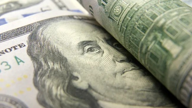 El dólar blue salta $5 y se vende a $381, un nuevo récord