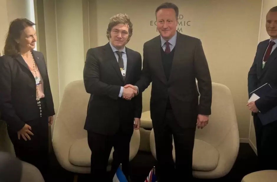 Milei se reunió con el canciller británico David Cameron