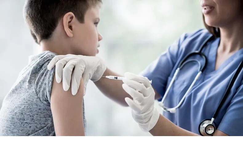 Piden completar el calendario de vacunación en niños