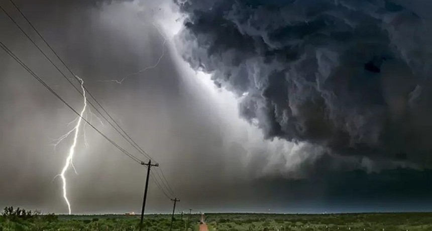 Hay alerta naranja y amarilla por tormentas para Catamarca y otras 7 provincias