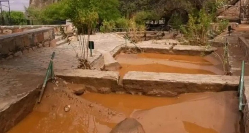 Temporal de lluvia y granizo dañó el Complejo Termal de Fiambalá 