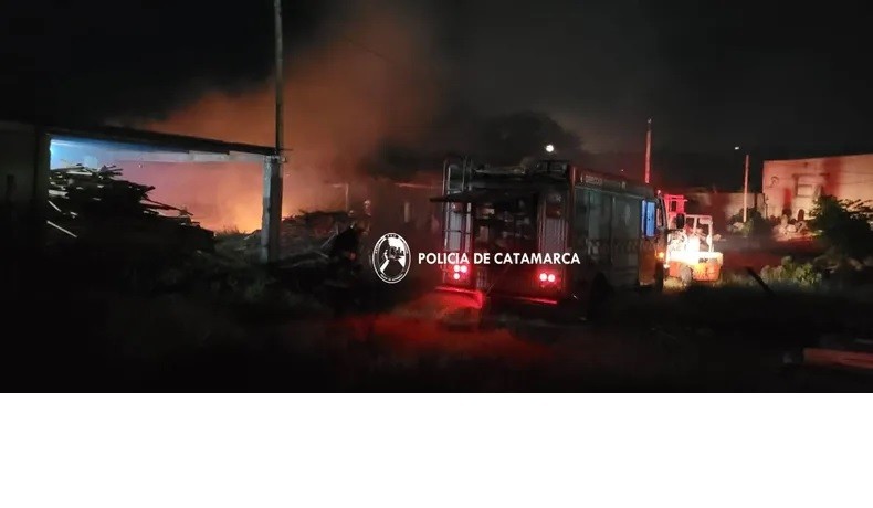Se incendió una maderera en Valle Viejo