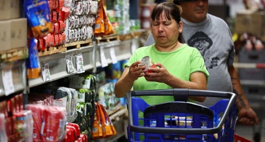 Inflación: la suba de alimentos persiste en marzo y el IPC podría superar al 2,4% de febrero