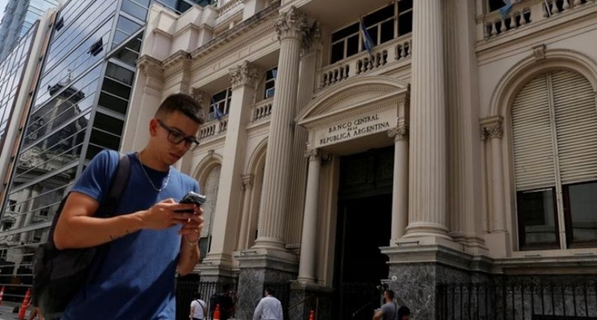 Acuerdo con el FMI: el Gobierno espera un desembolso inicial amplio para acelerar el desarme del cepo