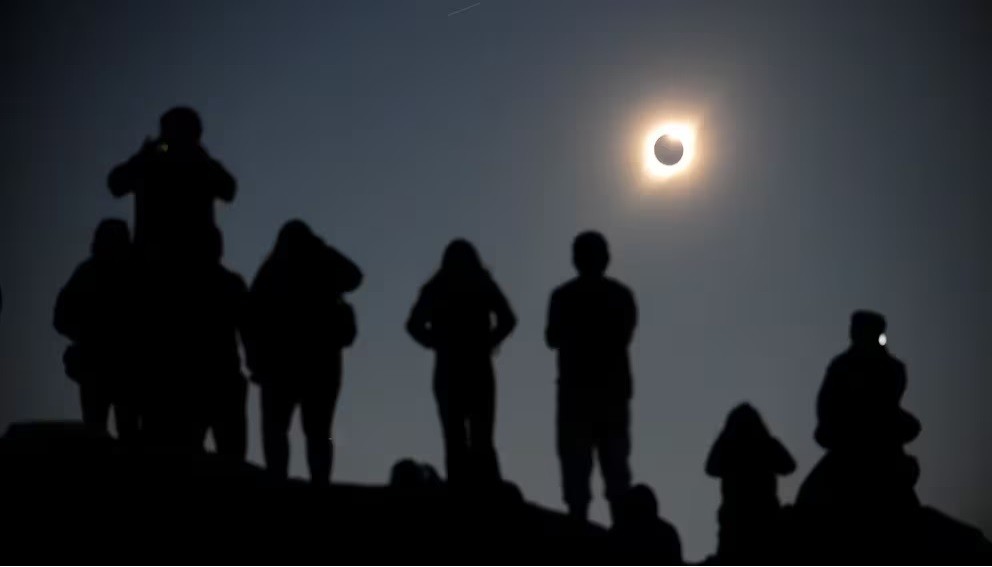 Eclipse solar total de abril 2024: cuándo es, dónde se podrá ver y cómo será
