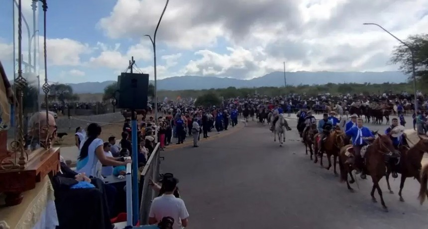 Cabalgata por María: miles de gauchos, honraron a la Madre del Valle