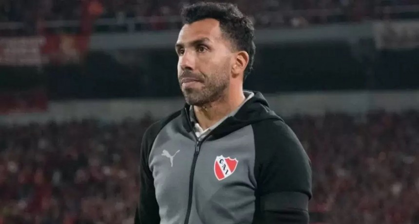 Carlos Tevez renunció a su cargo como DT de Independiente