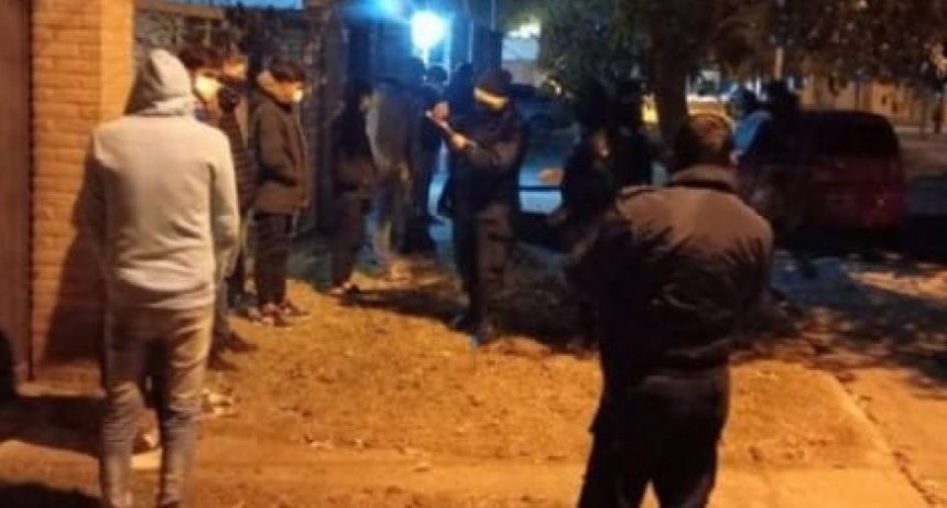 Clandestina en la Capital: participaban trece mayores de edad