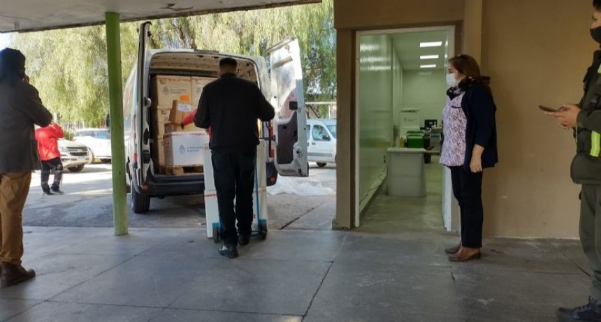 Mañana llegan 27.800 dosis que se destinarán al interior provincial