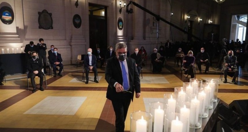 Jalil participó junto a Fernández del homenaje a los muertos por COVID-19