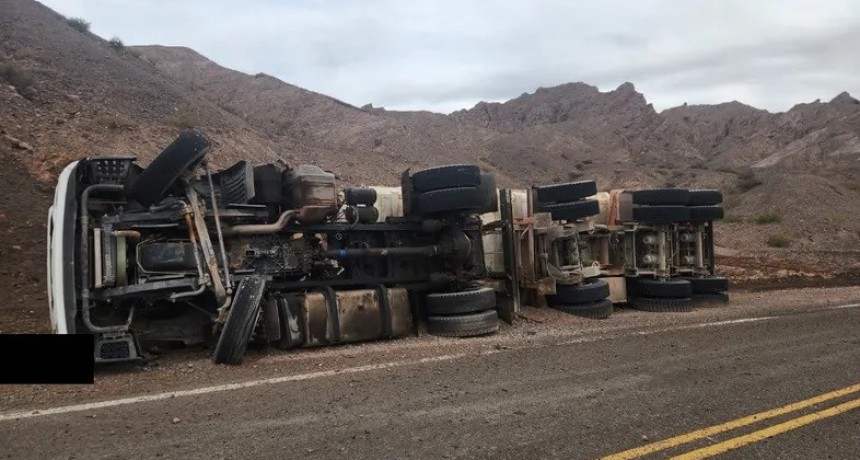 Un chofer murió tras volcar en la Ruta Nº 60