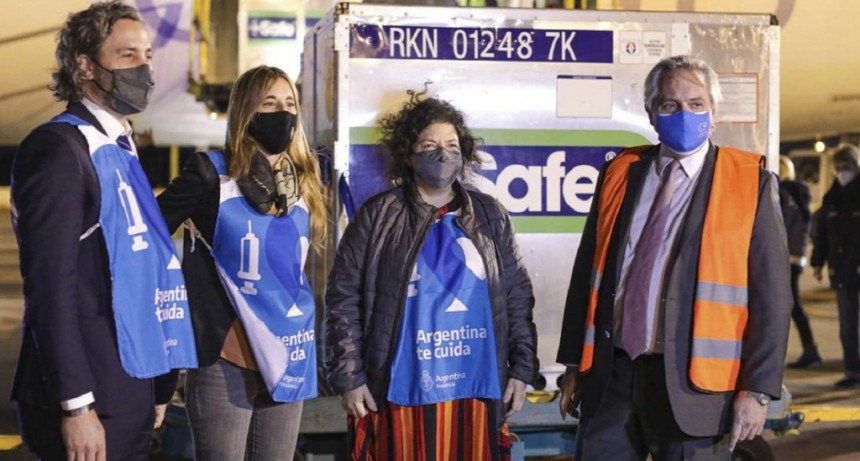 Tras el contrato con Moderna, el Gobierno espera un estudio sobre Sinopharm y las dosis de Pfizer para vacunar a 150 mil menores de edad