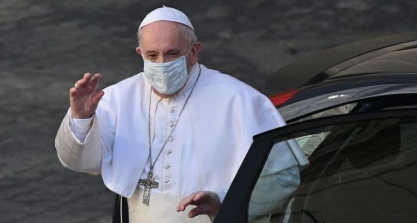 El Papa reapareció en público tras su operación de colon