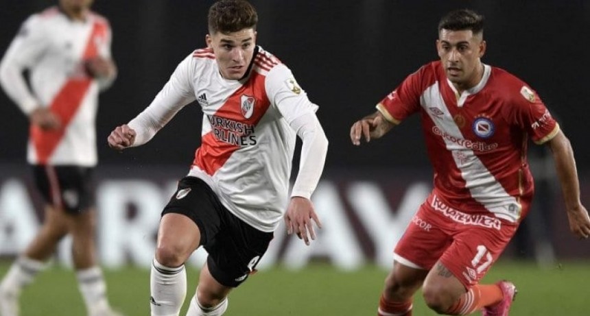 River se quedó y Argentinos sacó un empate valioso pensando en la vuelta
