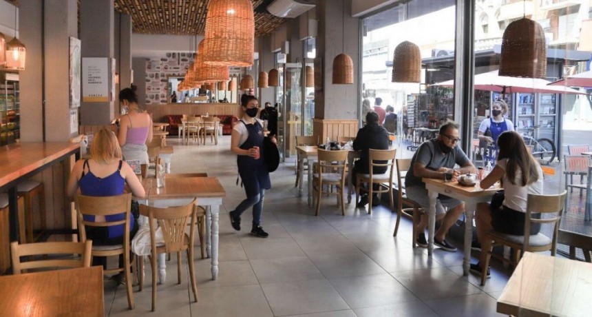 La Provincia analiza una medida restrictiva en bares y restaurantes para combatir a los antivacunas