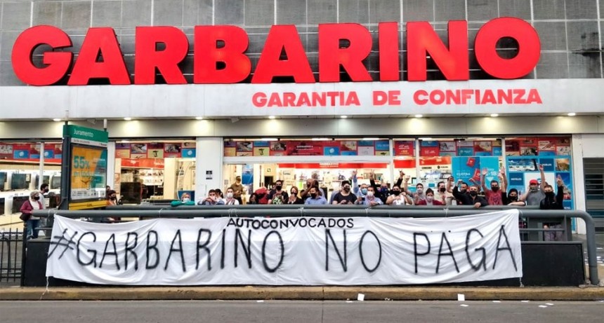 Se complica más la situación de Garbarino: casi no tiene mercadería, no paga y el enojo de los clientes se multiplica en las redes