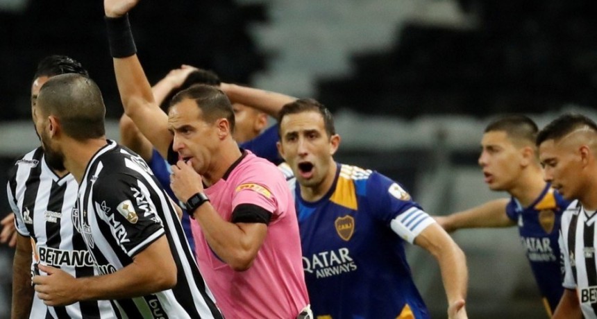 Boca quedó eliminado de la Copa Libertadores ante Atlético Mineiro con otro fallo escandaloso del VAR
