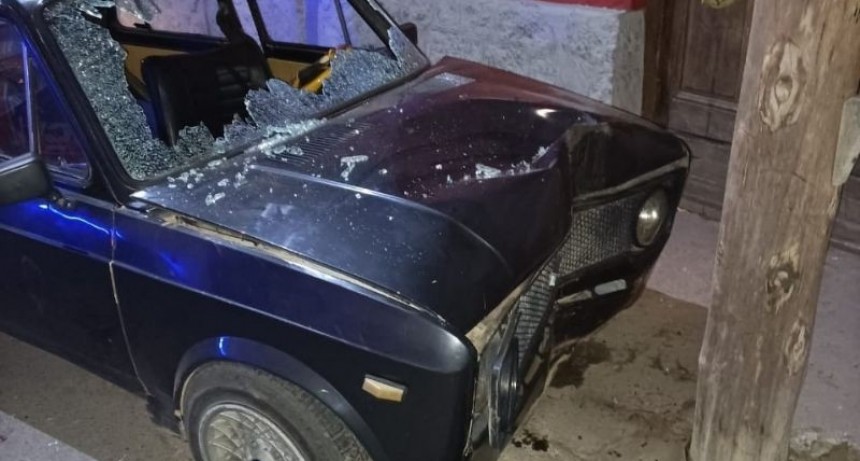 Adolescente chocó contra una columna del alumbrado público