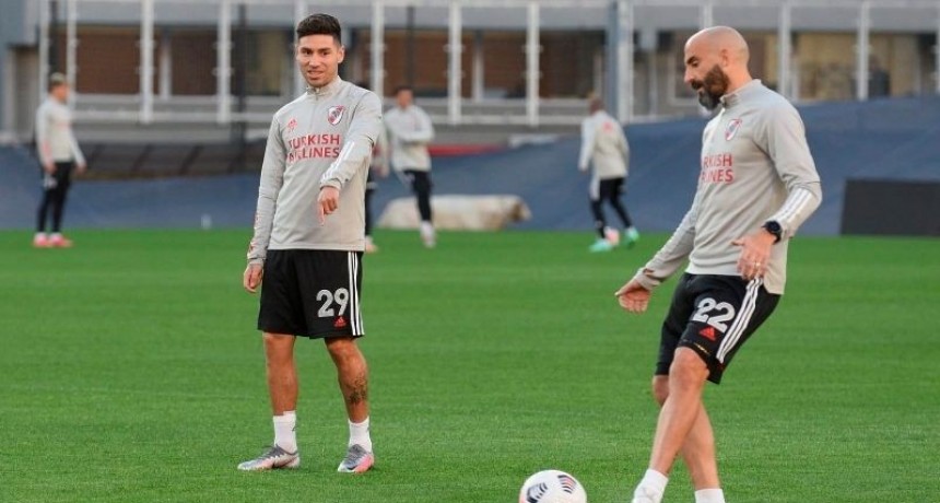 Un entonado River va por su primera victoria