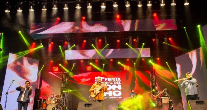 Seguí en vivo la tercera noche del Poncho 2021
