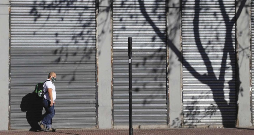 Empleo público y por cuenta propia, los únicos trabajos que aumentaron en los últimos 10 años