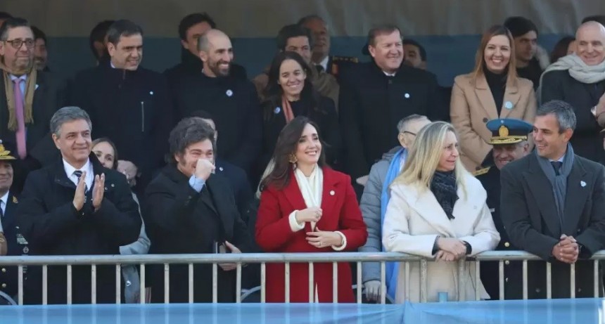 Milei y Villarruel encabezan el desfile militar por el Día de la Independencia