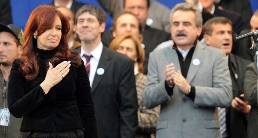 La furia de Cristina Kirchner tras la rebelión de Agustín Rossi: ¿cómo hará el oficialismo para mantener la mayoría K en el Senado?