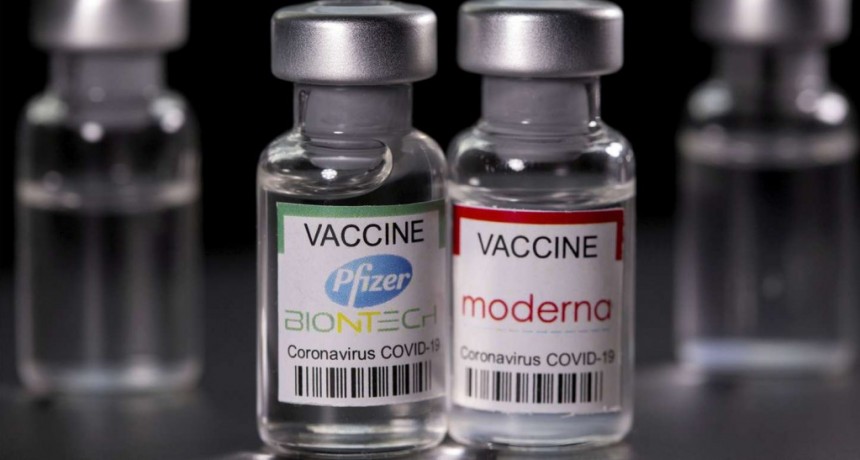 Dos estudios revelan que la vacuna de Moderna es más eficaz que la de Pfizer contra la variante Delta