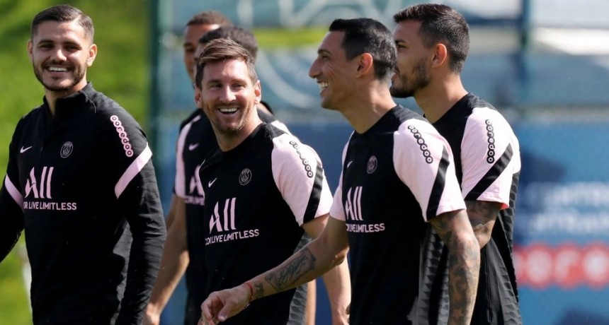 Lionel Messi se entrenó con el grupo y PSG transmitió la práctica en vivo ante la expectativa mundial
