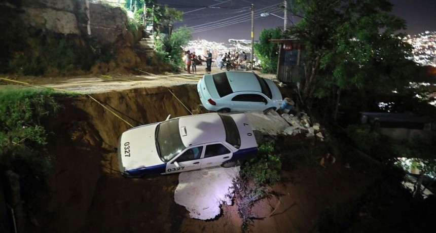 Impactantes fotos y videos del terremoto en México: edificios destrozados, autos arrasados y el pánico en las calles