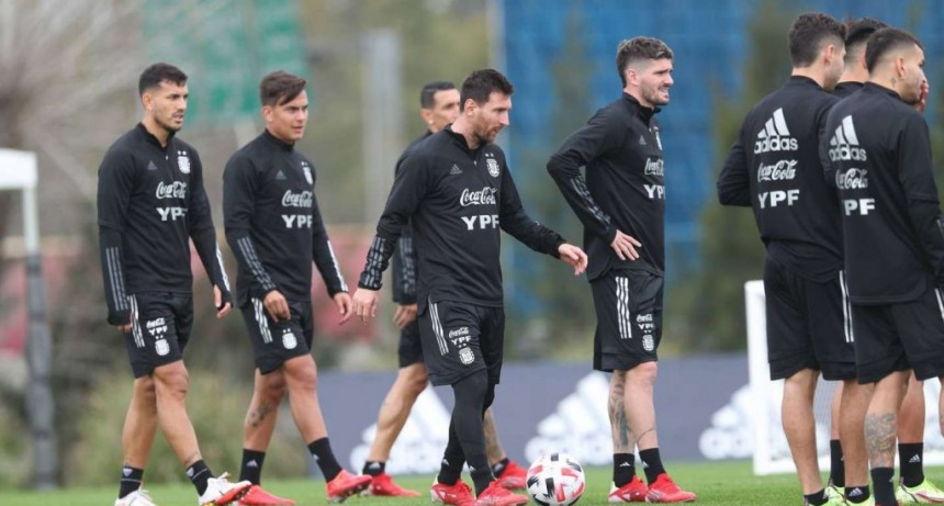 Alarma en la Selección: detectaron un caso de coronavirus dentro de la burbuja de Argentina
