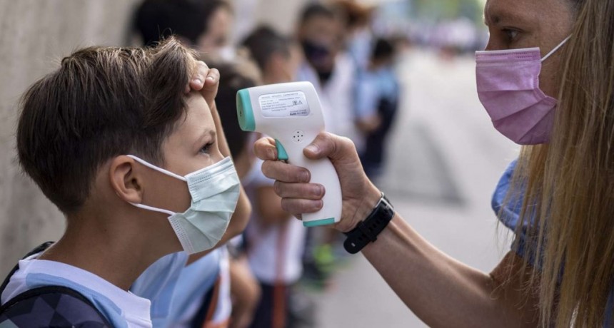 Vacunación contra el coronavirus y educación: ¿la pandemia podría impulsar cambios permanentes en las escuelas?