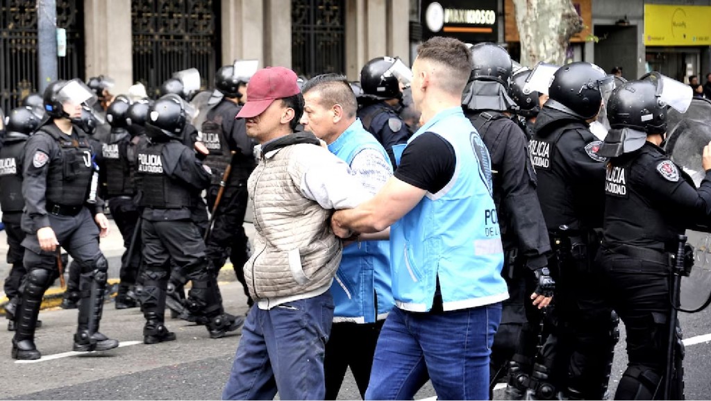 Siete detenidos por los incidentes afuera del Congreso tras la confirmación del veto a la Ley de Financiamiento Universitario