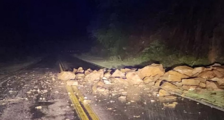 Precaución por más derrumbes en La Cébila