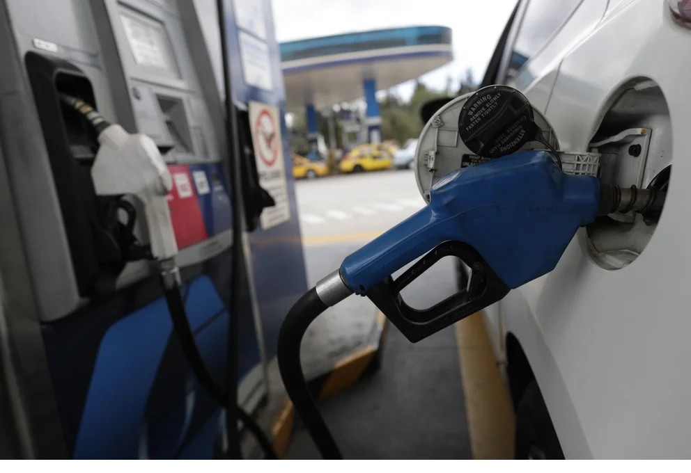 Los aumentos que vienen: la suba del 4% para los combustibles se retrasa a la segunda quincena de enero